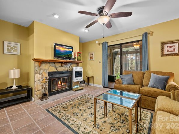138 Village Dr, Boone, NC 28607