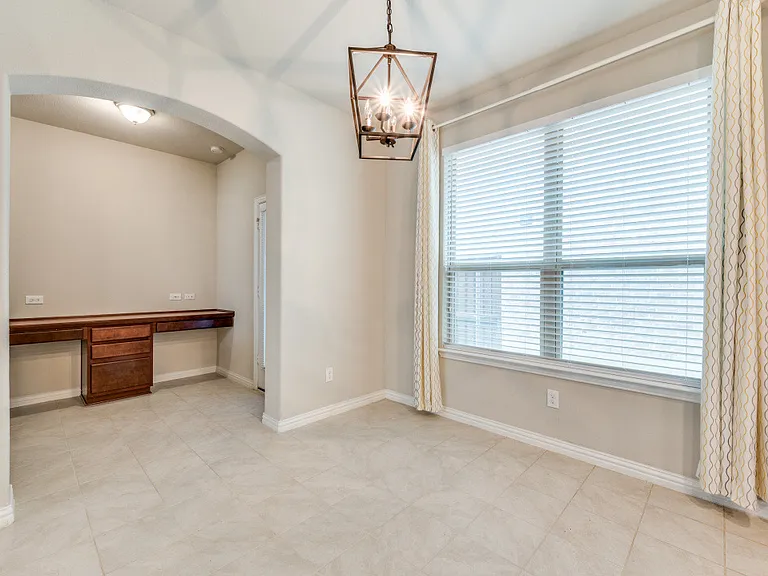 2028 Barx Dr — Photo 7