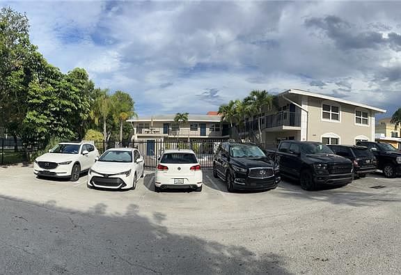 2nd image of 660 NE 11th Ave APT 206