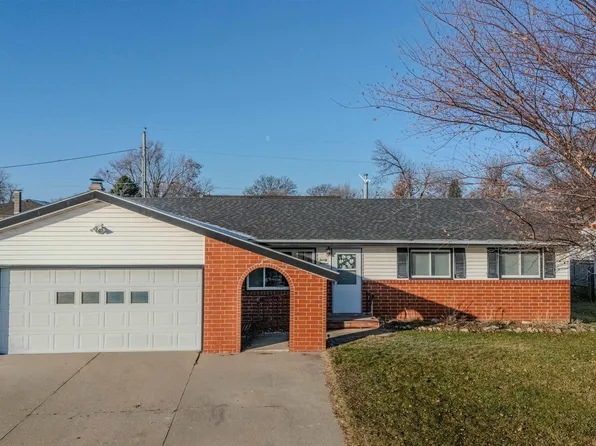 2013 Wardview Rd, Marshalltown, IA 50158