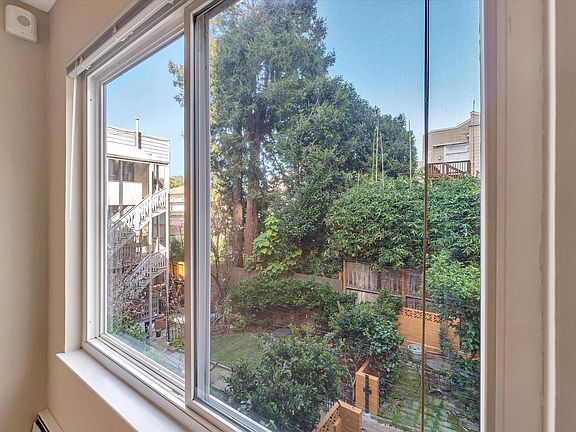 5th image of 1845 Green St #205