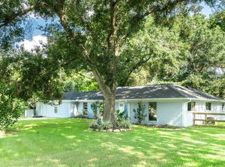 113 Lakeview Dr, Alvin, TX 77511
