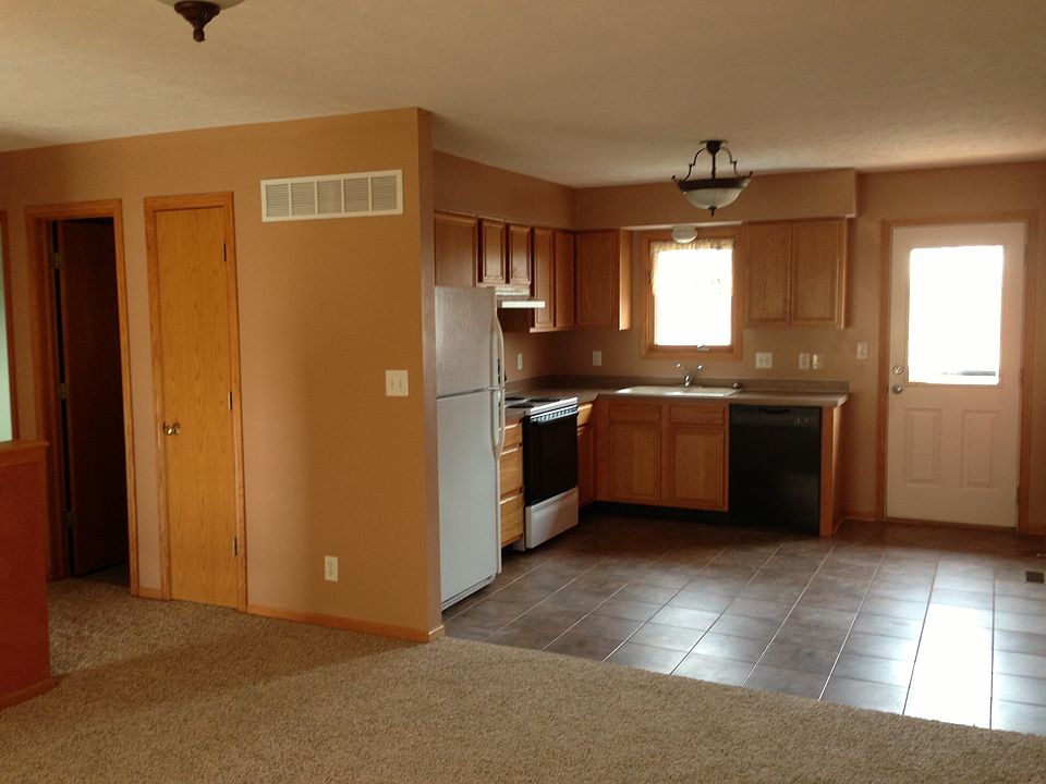 Eat-in kitchen