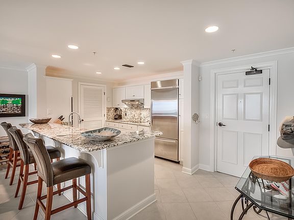 2nd image of 4612 Southwinds Dr #4612