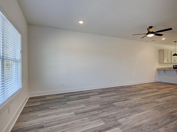 4th image of 1139 Meadowhill Ln #A-f