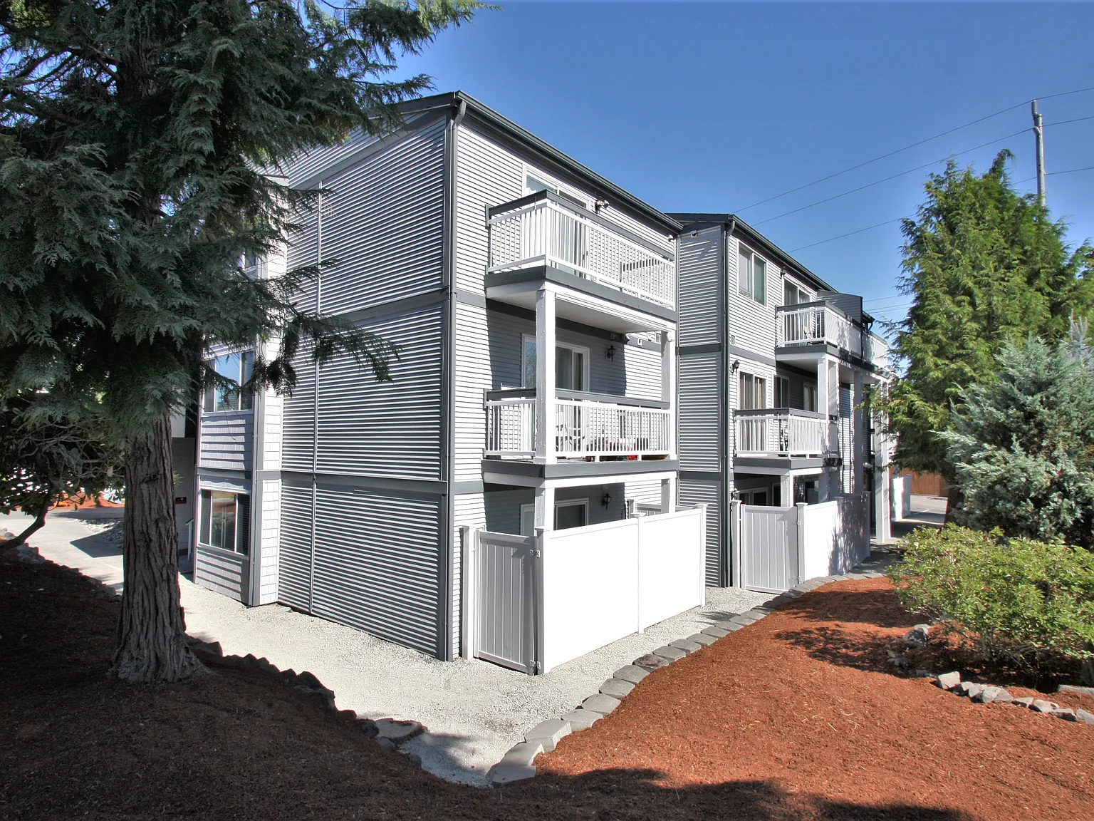2 bed, 854 sqft, $1,895 — Photo 2
