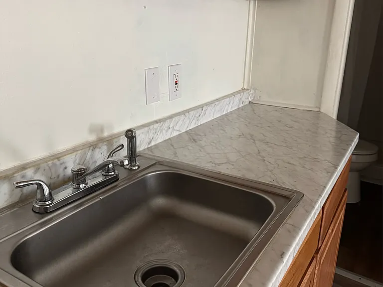 1224 Whitesboro St #3 — Photo 3