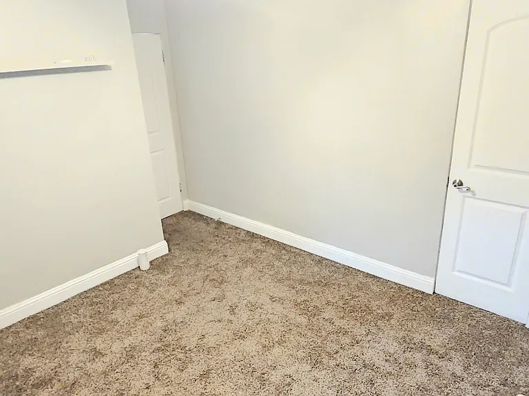 1001 W Walnut St #A — Photo 12