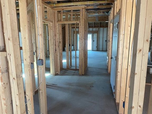 4th image of 300 River Ridge Ct