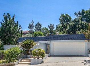 17020 Escalon Dr, Encino, CA 91436