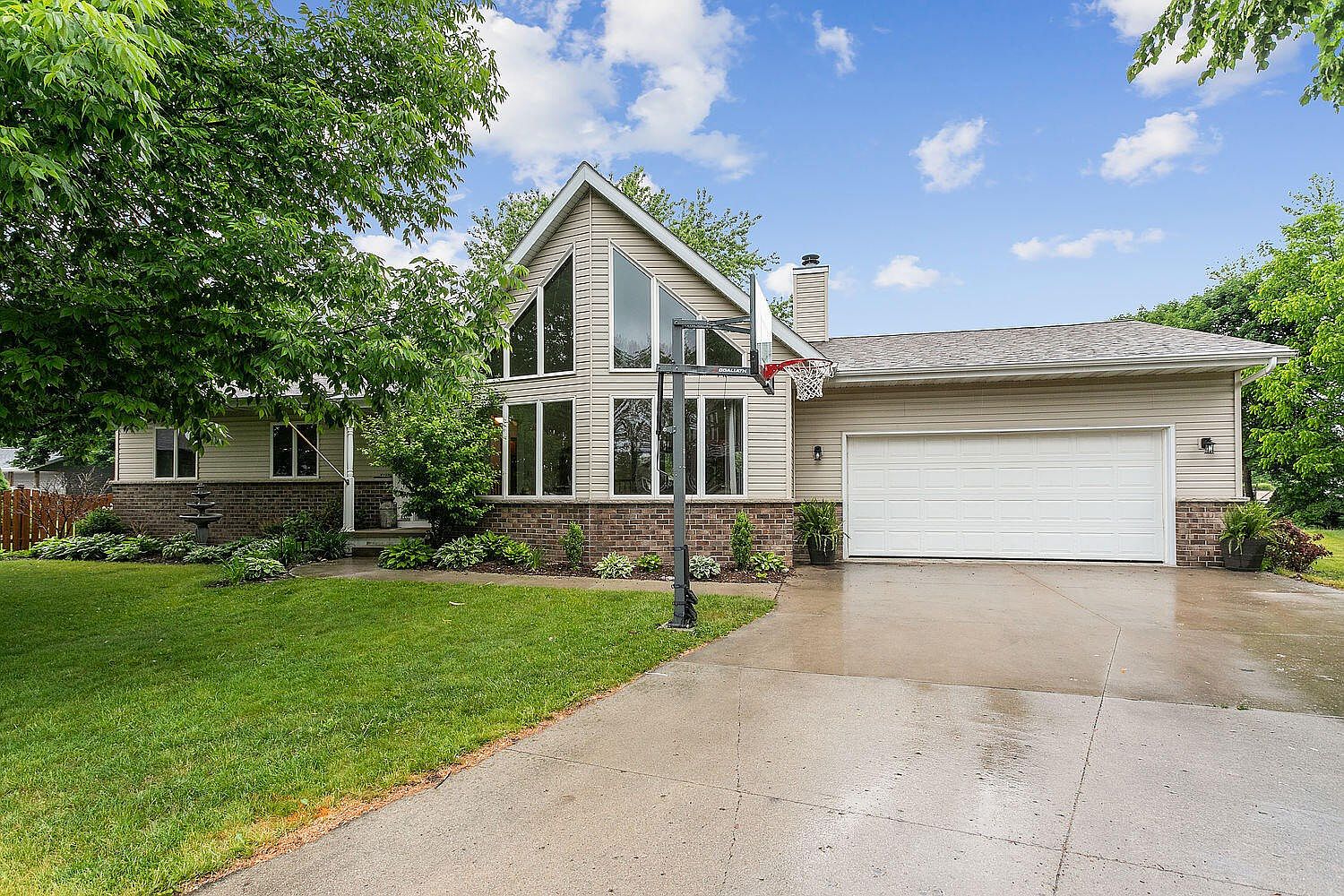 3710 Platt View Ct, Manitowoc, WI 54220 | Zillow