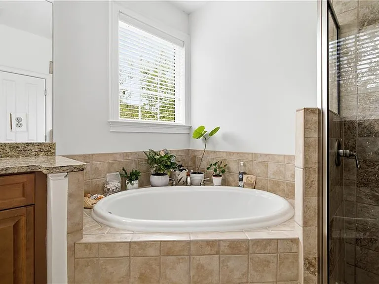 1231 Ashford Creek Park NE — Photo 28