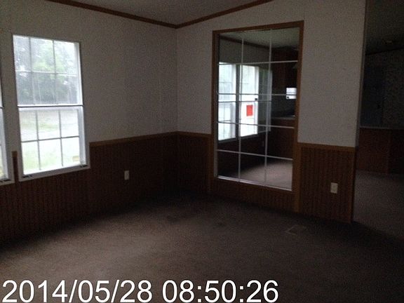 4th image of 302 Doral St