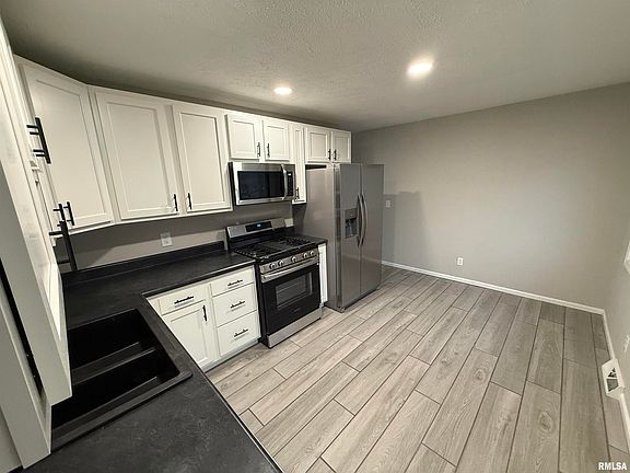 5th image of 2901 Lyn St