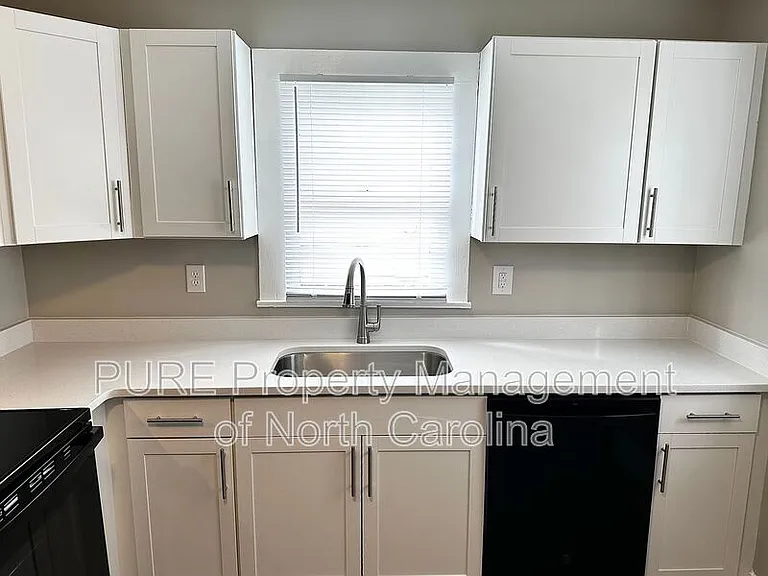 208 S Lexington Dr — Photo 6