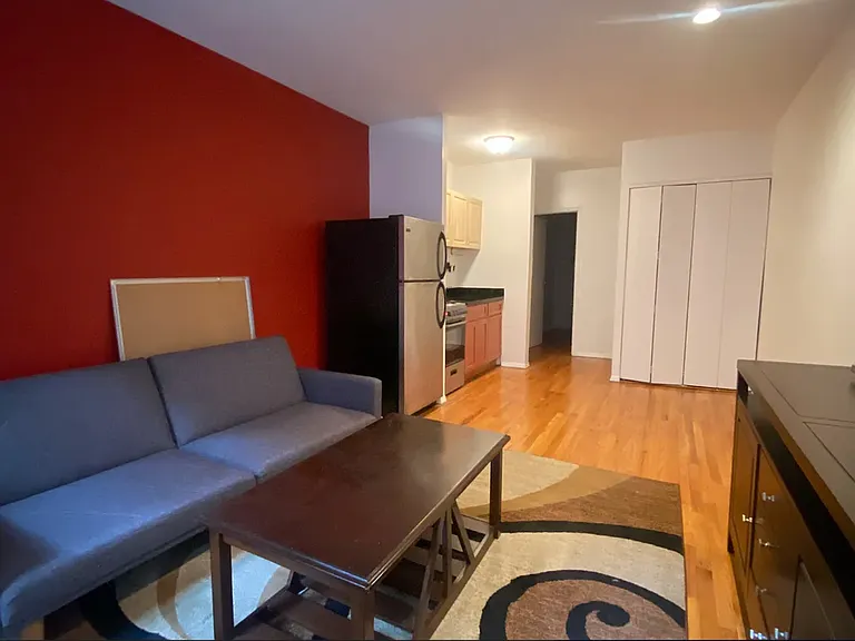 214 E 88th St #2C — Photo 1