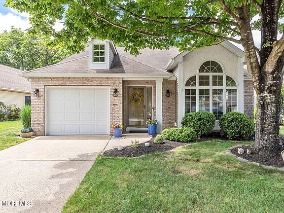 2nd image of 2254 S Chanticleer Court
