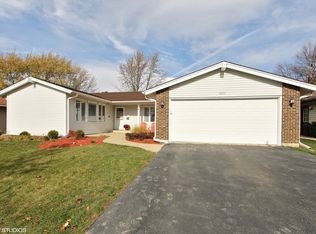 1035 Conrad Ct, Elk Grove Village, IL 60007