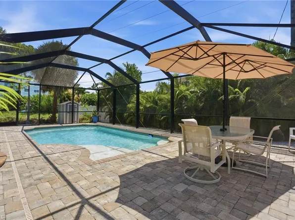 240 Fairweather LN, FORT MYERS BEACH, FL 33931