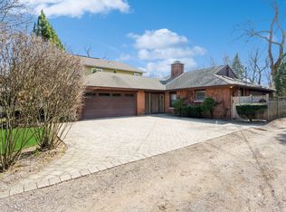 2758 Sheridan Rd, Evanston, IL 60201