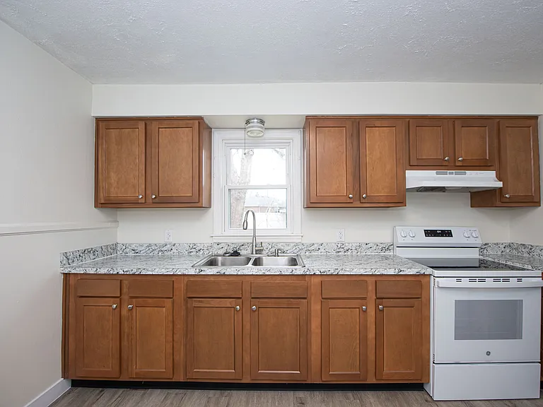 705 Briscoe Dr — Photo 7