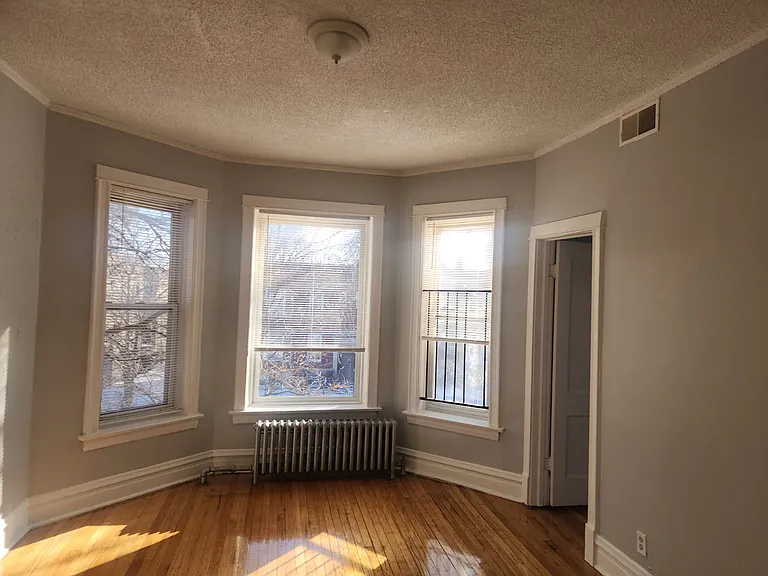 1512 E 73rd St #2 — Photo 40