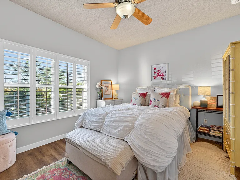 2080 Shamrock Dr — Photo 17
