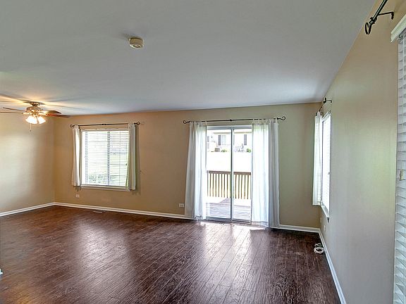 5th image of 405 Village Creek Dr