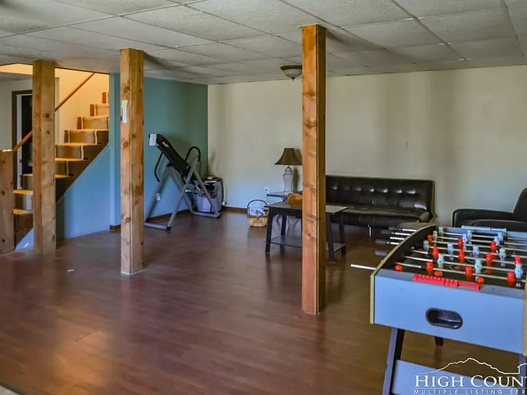 354 Maplewood Cir — Photo 6