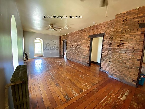 5th image of 423 W 4th St APT 5