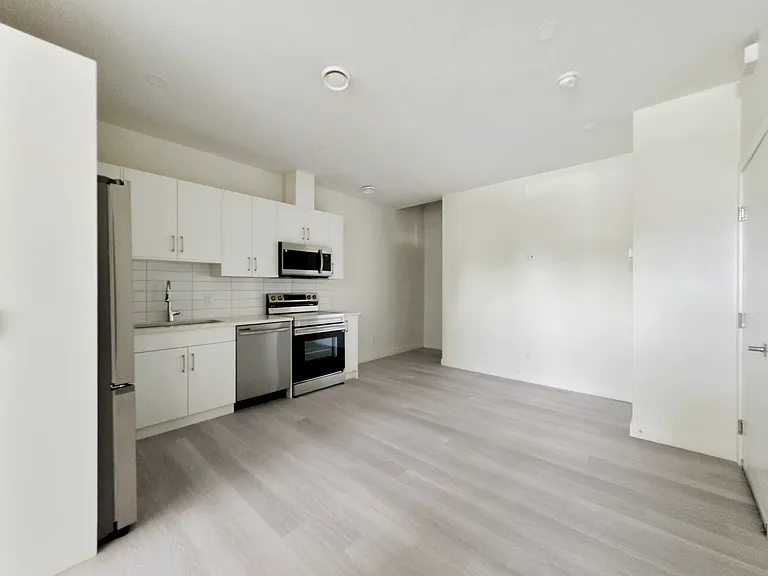 2108 Home Rd NW — Photo 4