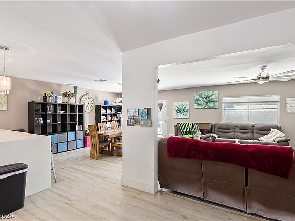 4th image of 2817 Sultana St
