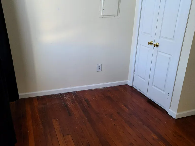 2580 Frankford Ave #6 — Photo 2