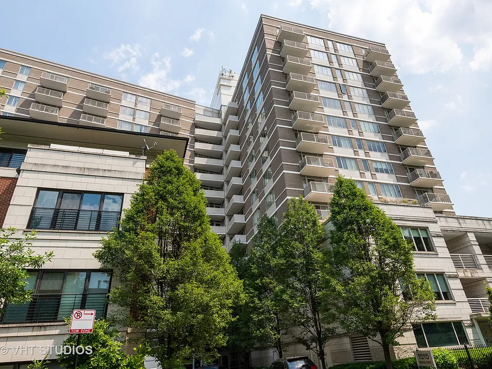 1515 S Prairie Ave #1204
