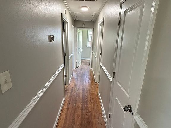 4th image of 2404 Western St