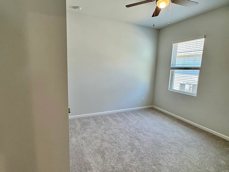 548 Coronado Ave — Photo 7