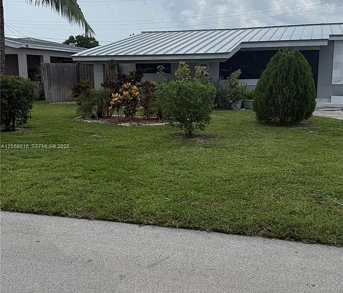 7672 Kismet St — Photo 2