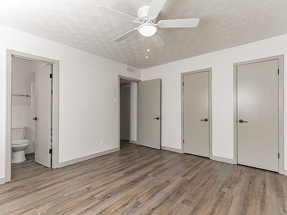 5th image of 6235 Oram St #105