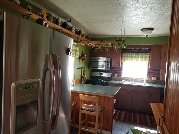 5th image of 653 Washington Ave