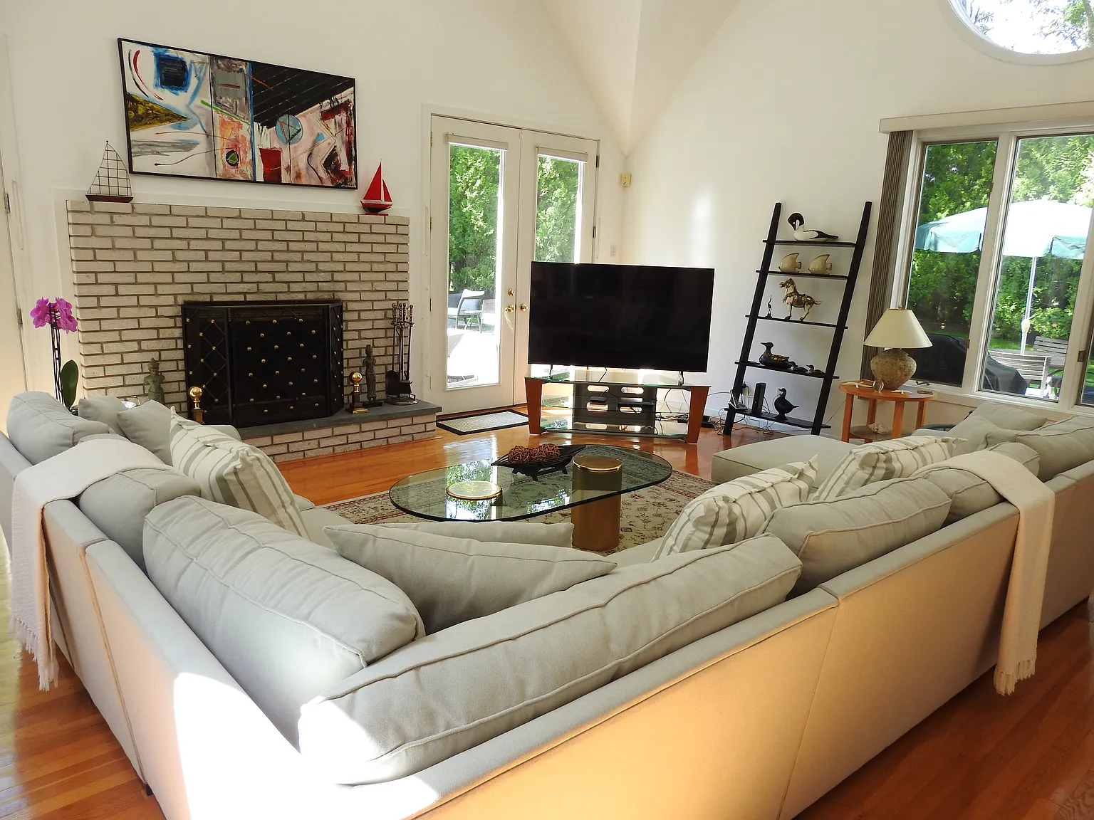 Quogue Post Modern — Photo 3