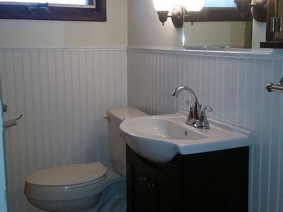 3rd image of 412 1/2 McKinley Ave
