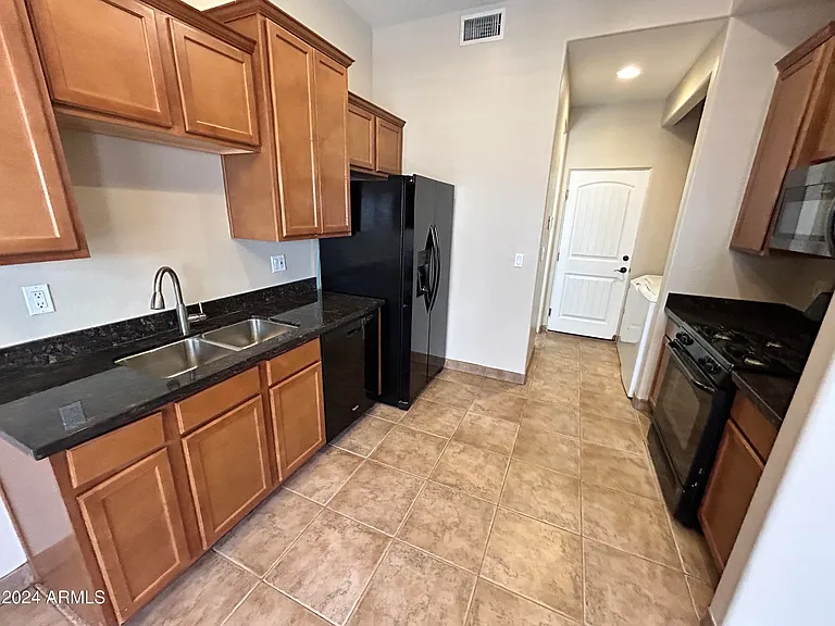 897 E Roma Ave #3 — Photo 7