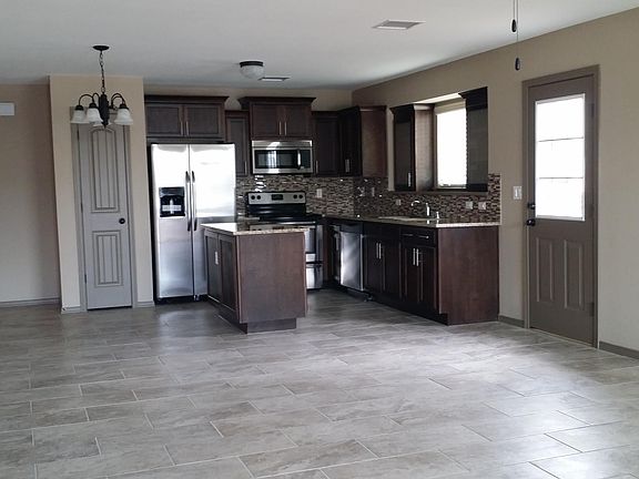 5th image of 876 Ballard Shapleigh Pl