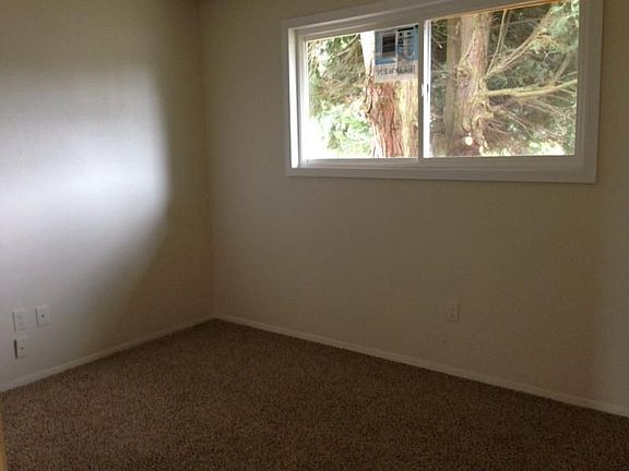 3rd image of 6623 52nd Ave W