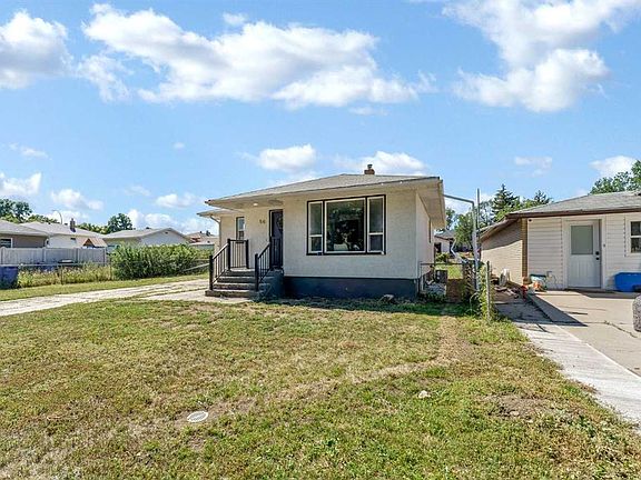 3rd image of 56 NE Robertson Way SW