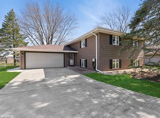 733 Northgate Dr, Dyer, IN 46311
