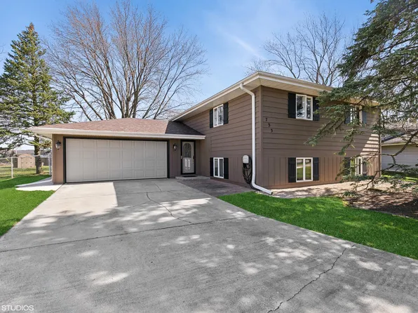 733 Northgate Dr, Dyer, IN 46311