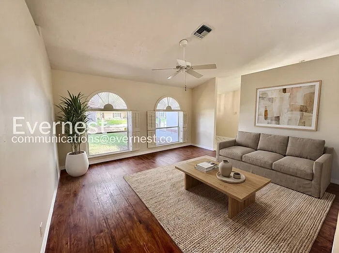 5609 Rosewall Cir — Photo 4