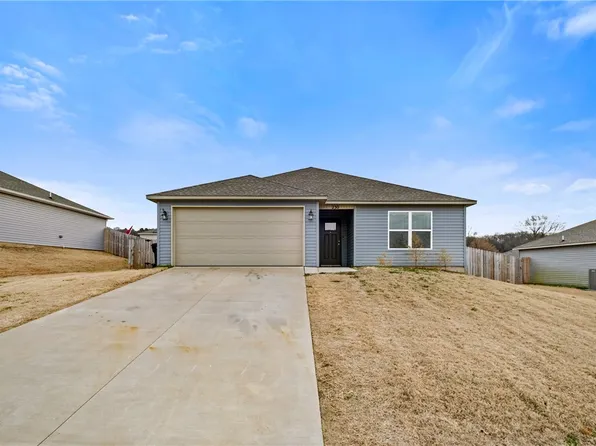 230 Colton St, Huntsville, AR 72740