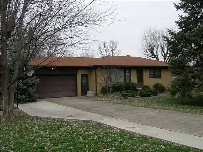 186 E Venoy Dr photo 1